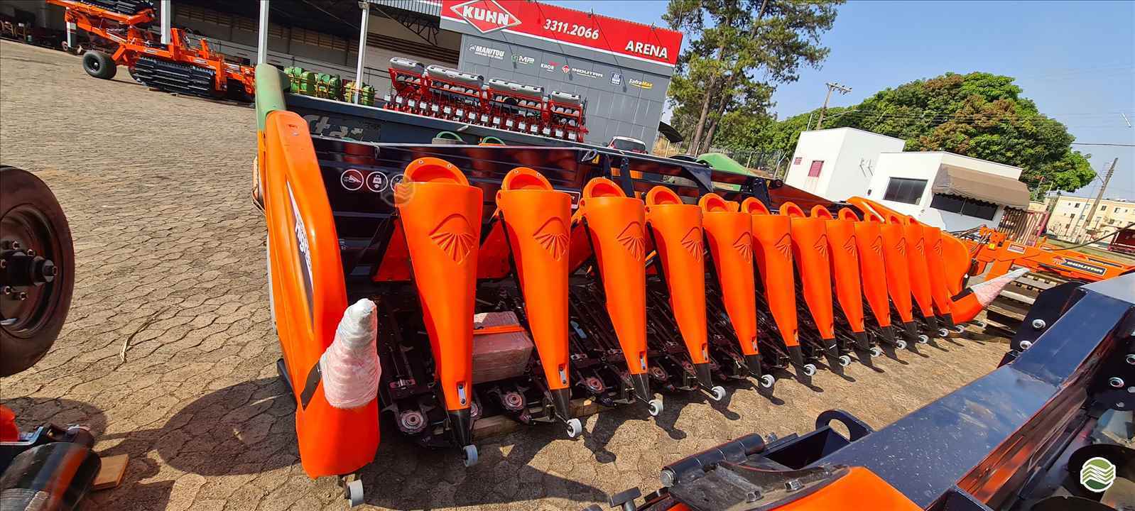 PLATAFORMA COLHEITADEIRA INDUTAR MAGNA 1350 Arena Máquinas   UBERABA MINAS GERAIS MG